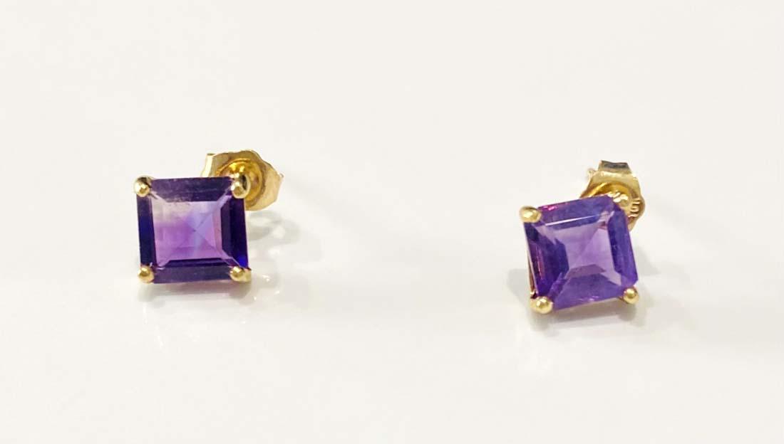 BRILLIANT AMETHYST 10K GOLD 1CT PRINCESS CUT EARRINGS: 1CT AMETHYST GEMSTONES SET IN 10K GOLD
