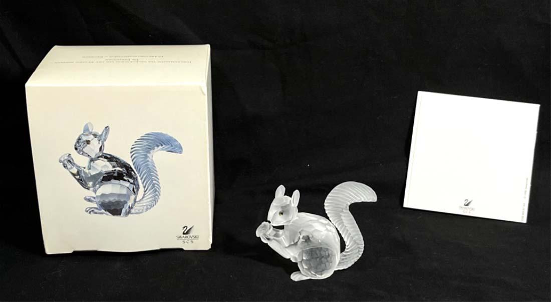 SWARVOSKI CRYSTAL "THE SQUIRREL" FIGURINE (1 of 2)