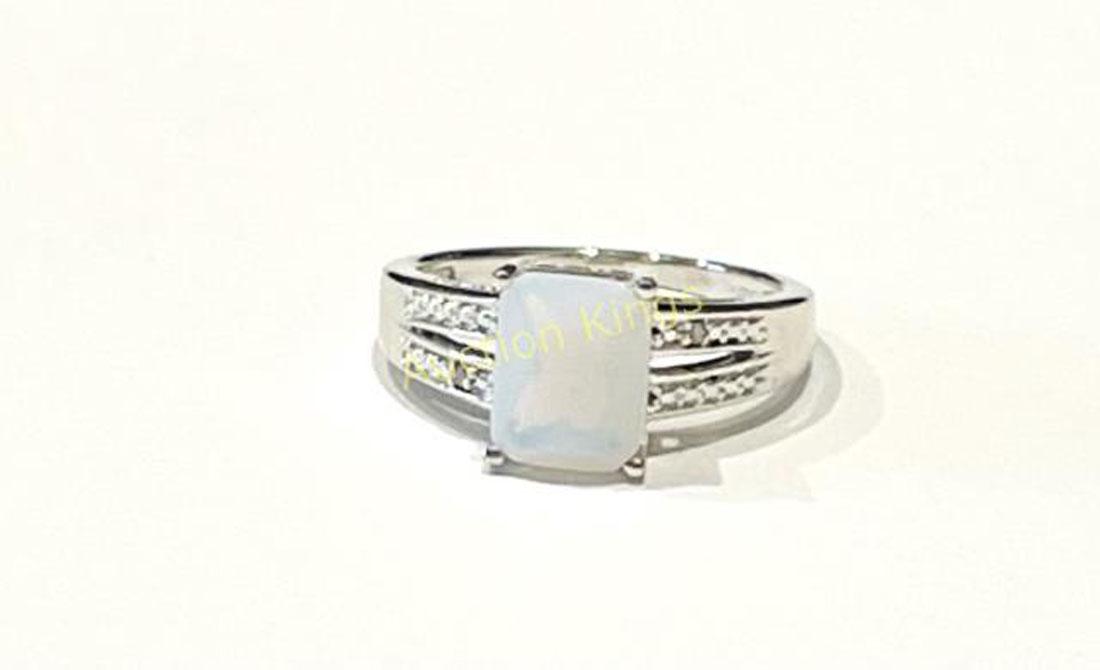 PRINCESS CUT FIRE OPAL STERLING GEMSTONE RING (1 of 1)