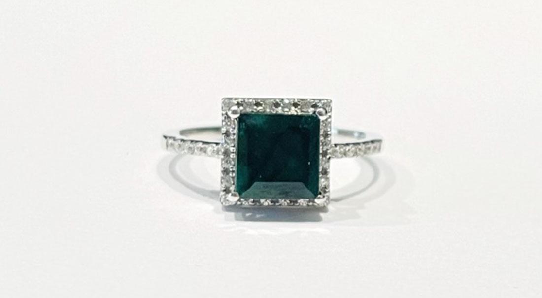 EXCELLENT 2CT GENUINE EMERALD PRINCESS CUT RING (1 of 1)