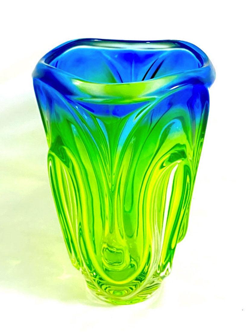 FANTASTIC VINTAGE URANIUM SOMMERSO GLASS VASE (1 of 1)