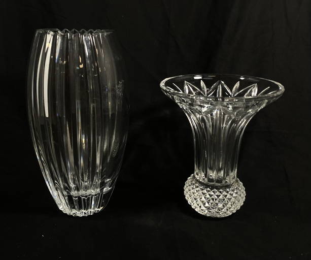 LOT OF 2 VINTAGE LEAD CRYSTAL VASES Apr 01, 2022 Auction Kings