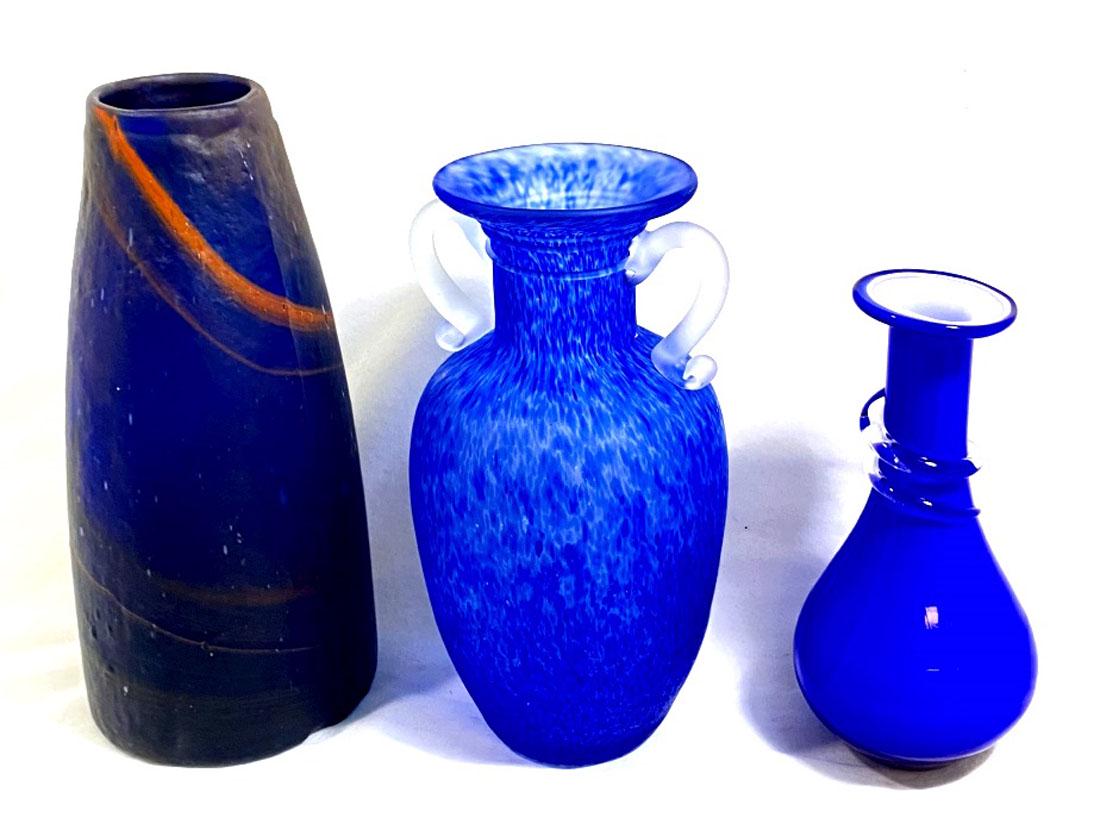 LOT OF 3 ASSORTED COBALT ART GLASS DECO VASES (1 of 1)