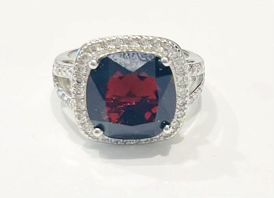HUGE 5CT GARNET GEMSTONE CUSHION CUT RING (1 of 1)