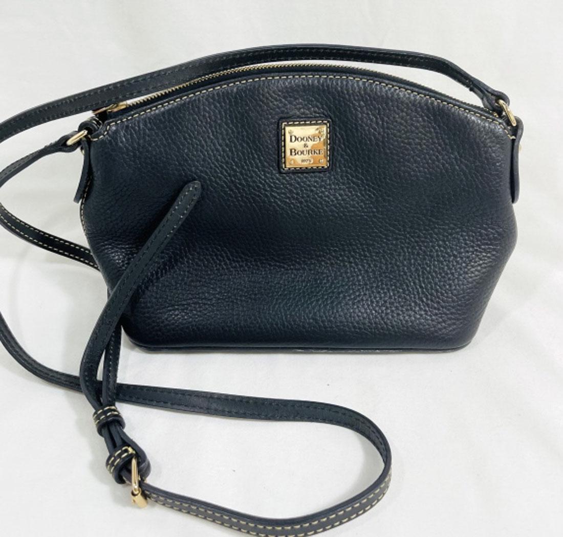 DOONEY AND BOURKE BLACK LEATHER CROSSBODY: VERY GOOD USED CONDITION