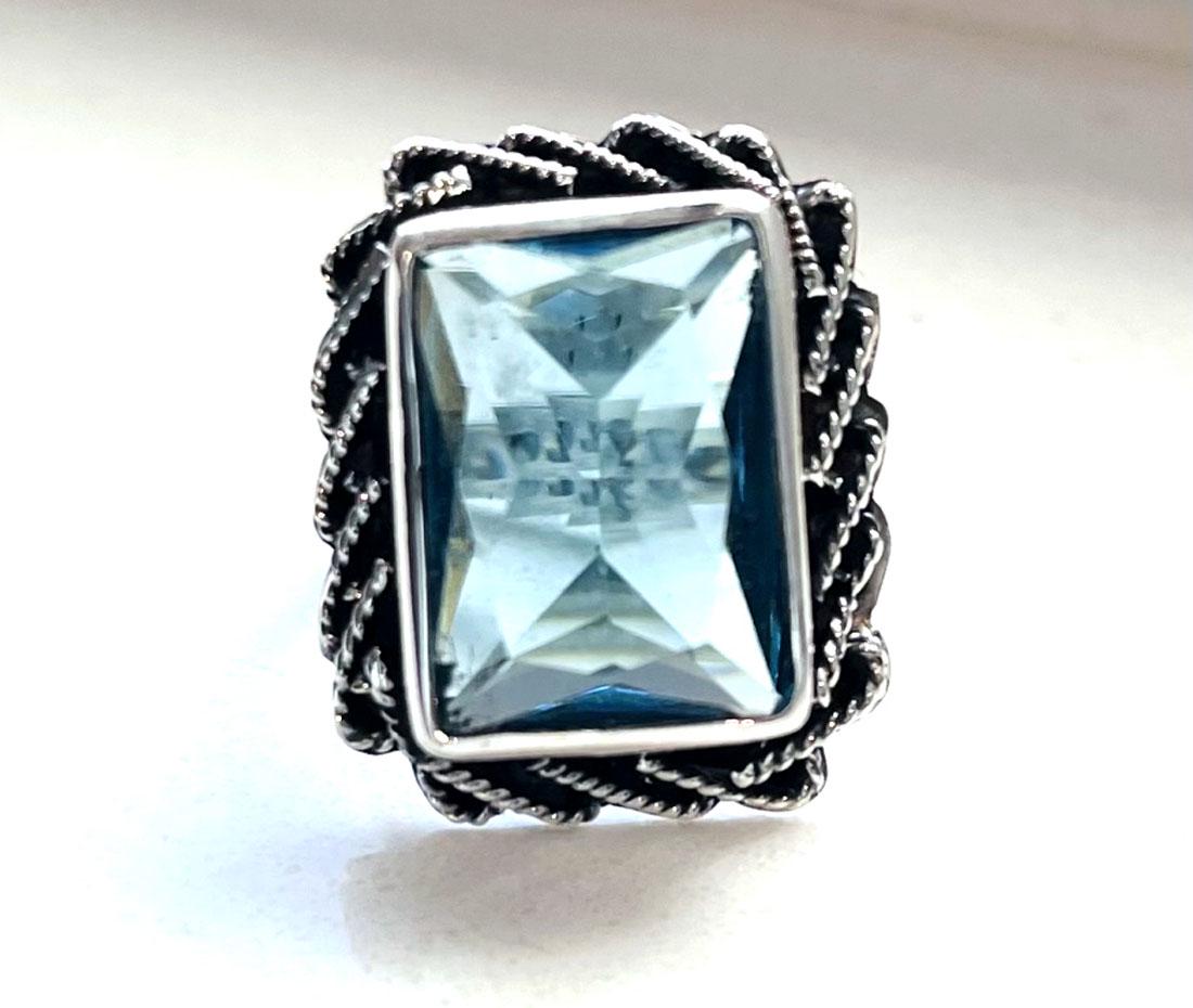 EXQUISITE SKY BLUE TOPAZ MEXICAN STERLING RING (1 of 2)