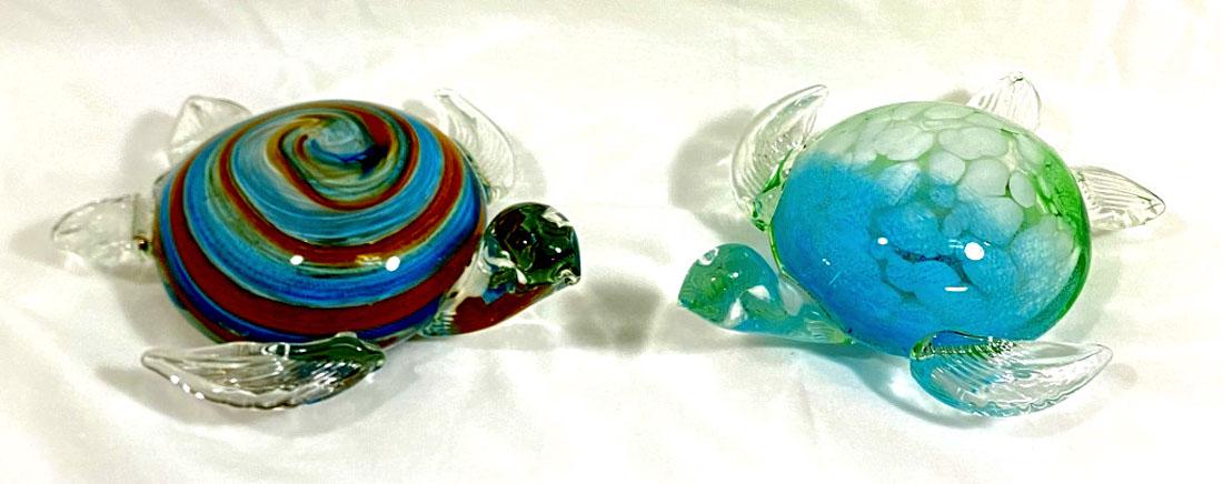 BEAUTIFUL LOT OF 2 HAND BLOWN ART GLASS TURTLES: 7"L EACH MINT CONDITION