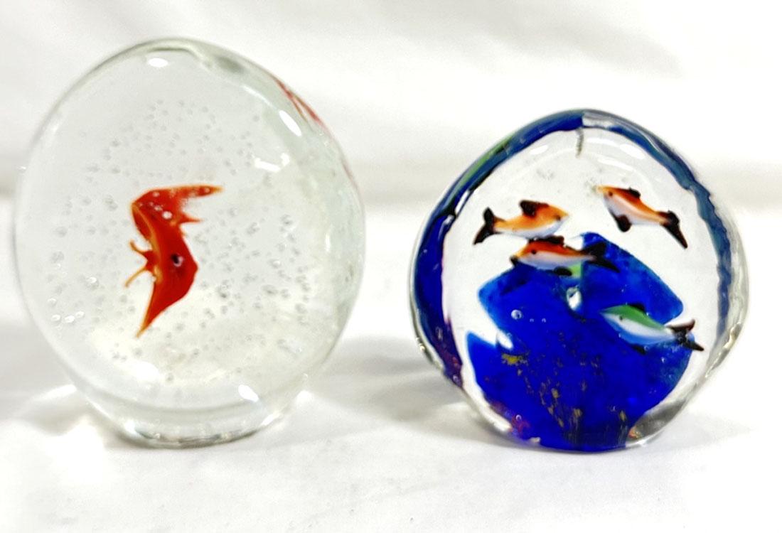 OUTSTANDING 3D FISH ART GLASS PAPERWEIGHTS: 3" AND 4" EACH MINT CONDITION