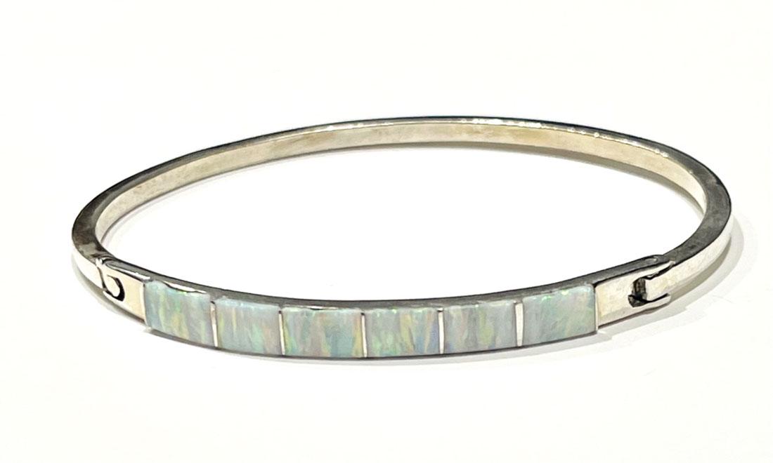 FABULOUS WHITE FIRE OPAL MEXICAN STERLING BRACELET (1 of 1)