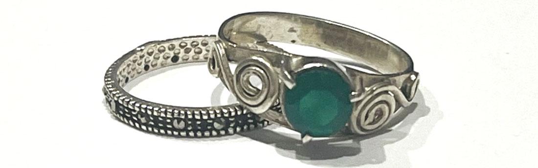 BEAUTIFUL GREEN JADE AND MARCASITE STERLING RING (1 of 1)