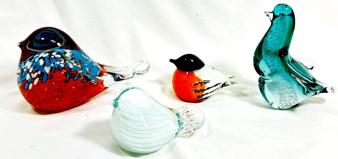 LOT OF 4 BEAUTIFUL HAND MADE ART GLASS BIRDS (1 of 1)