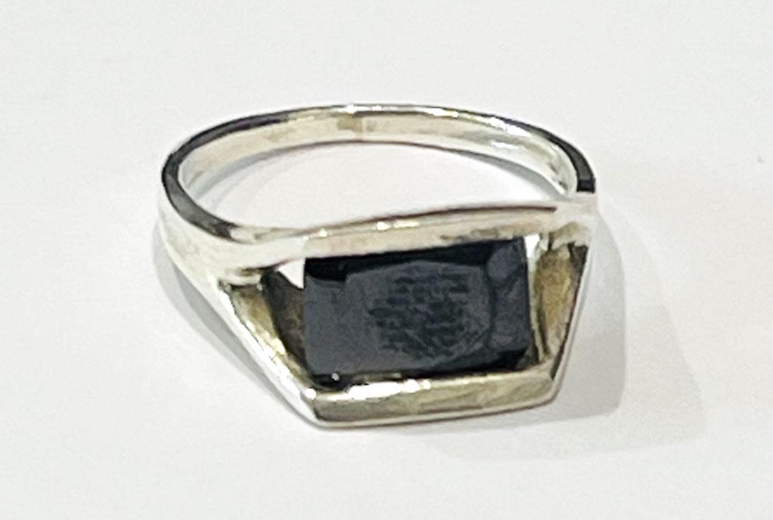 4CT BLACK ONYX GEMSTONE STERLING ESTATE RING (1 of 1)