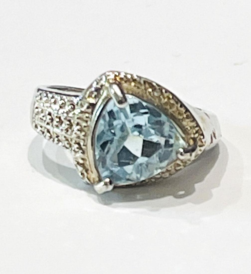 GLAM 4CT TRILLION CUT BLUE TOPAZ STERLING RING (1 of 1)