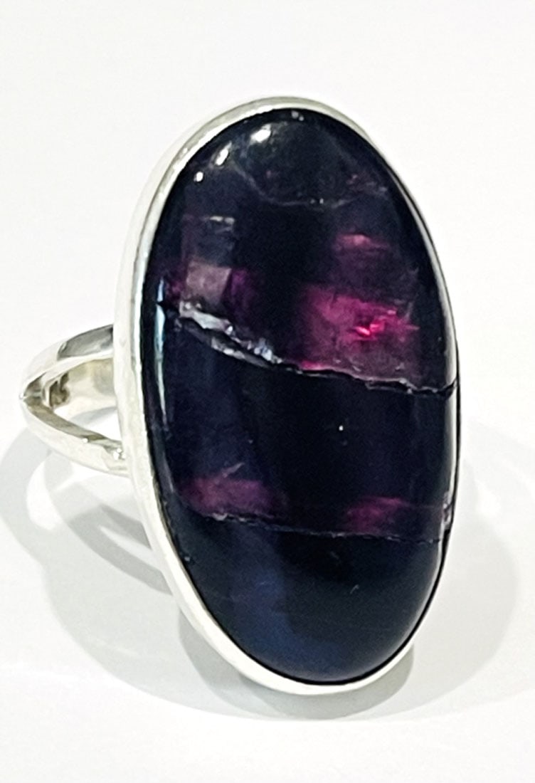 UNIQUE LAVENDER QUARTZ NATURAL CABACHON RING (1 of 1)