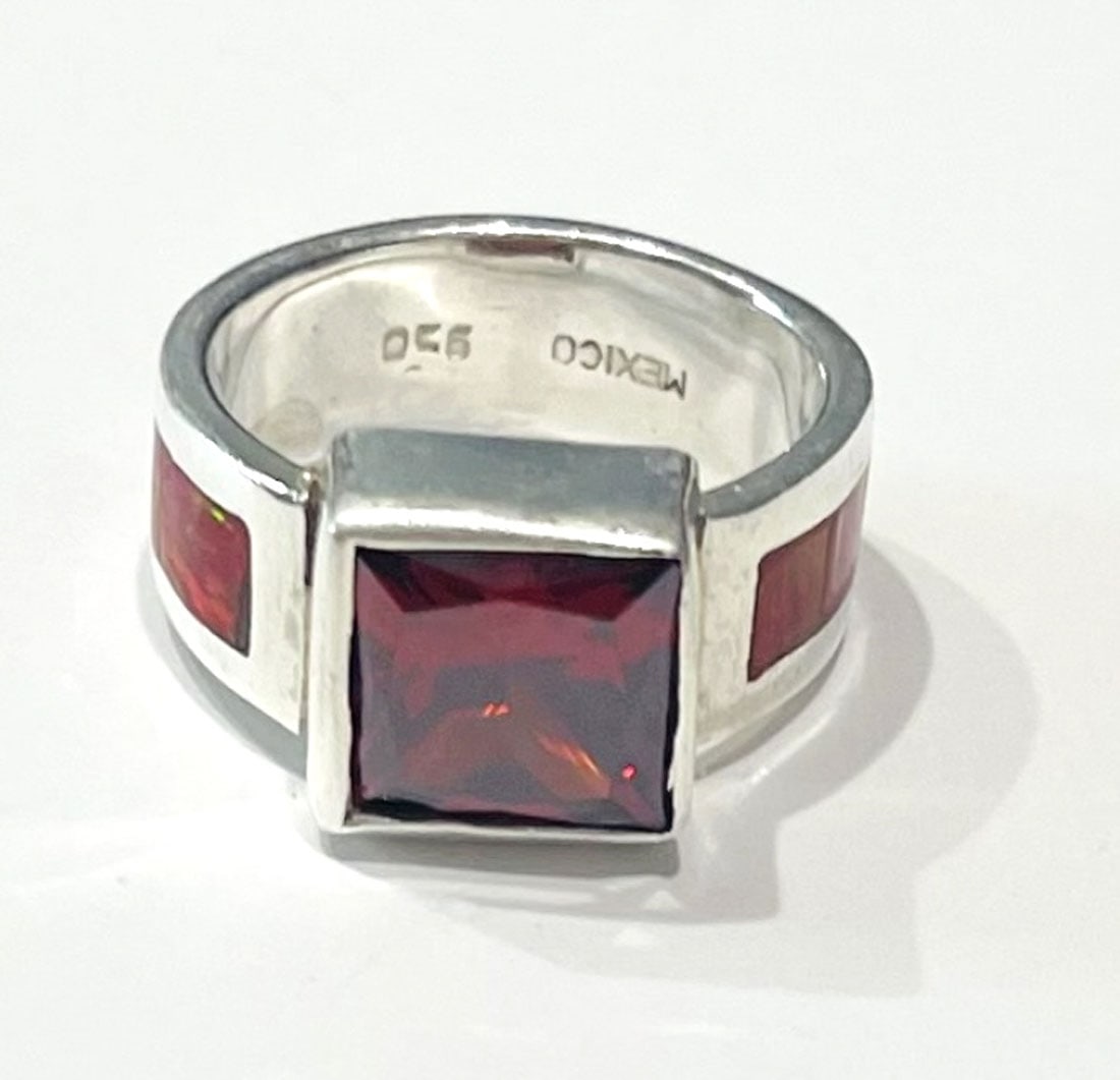 GLAM RED GARNET MEXICAN STERLING ESTATE RING: SIZE 7