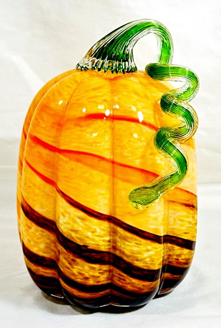 OUTSTANDING ORANGE ART GLASS PUMPKIN SCULPTURE (1 of 1)