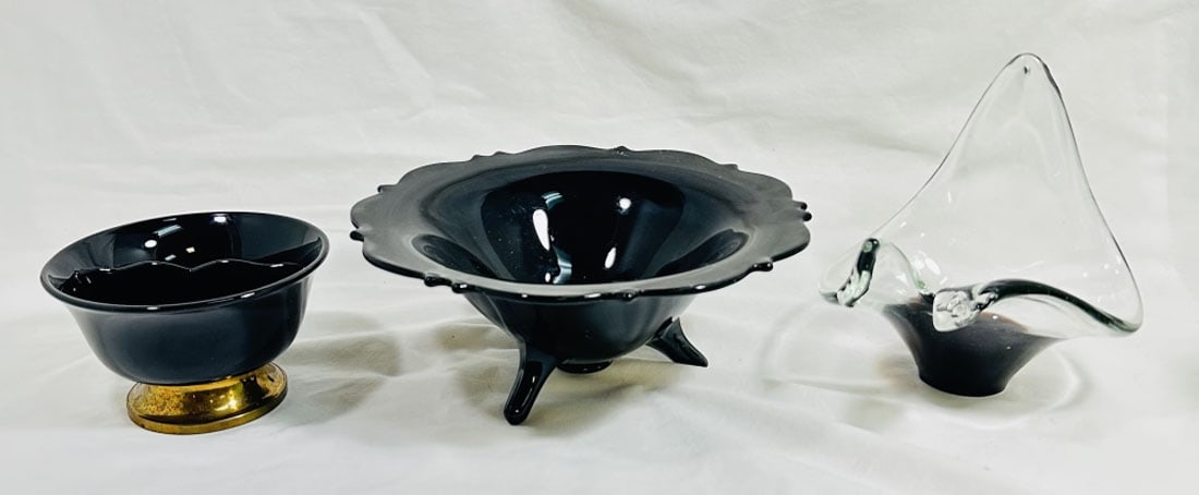 LOT OF 3 VINTAGE ART GLASS BOWLS: 4-6" EACH MINT CONDITION
