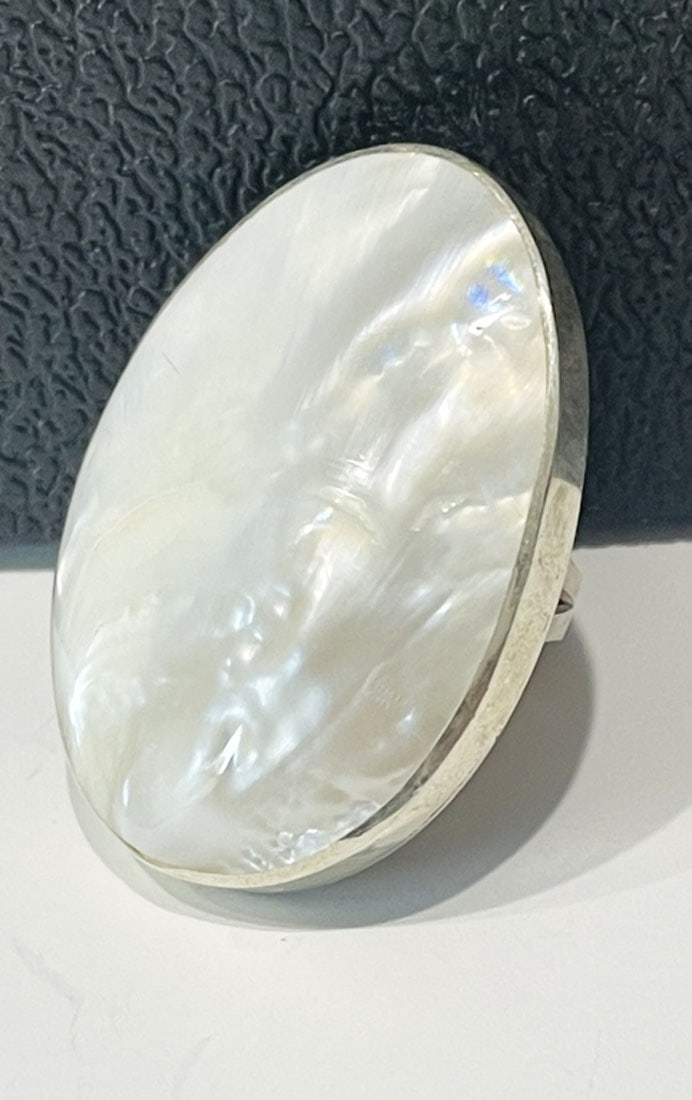 STUNNING HANDMADE ABALONE SHELL STERLING RING (1 of 1)