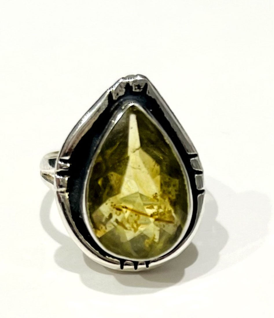 ASTOUNDING 8CT LEMON QUARTZ PEAR CUT RING (1 of 1)