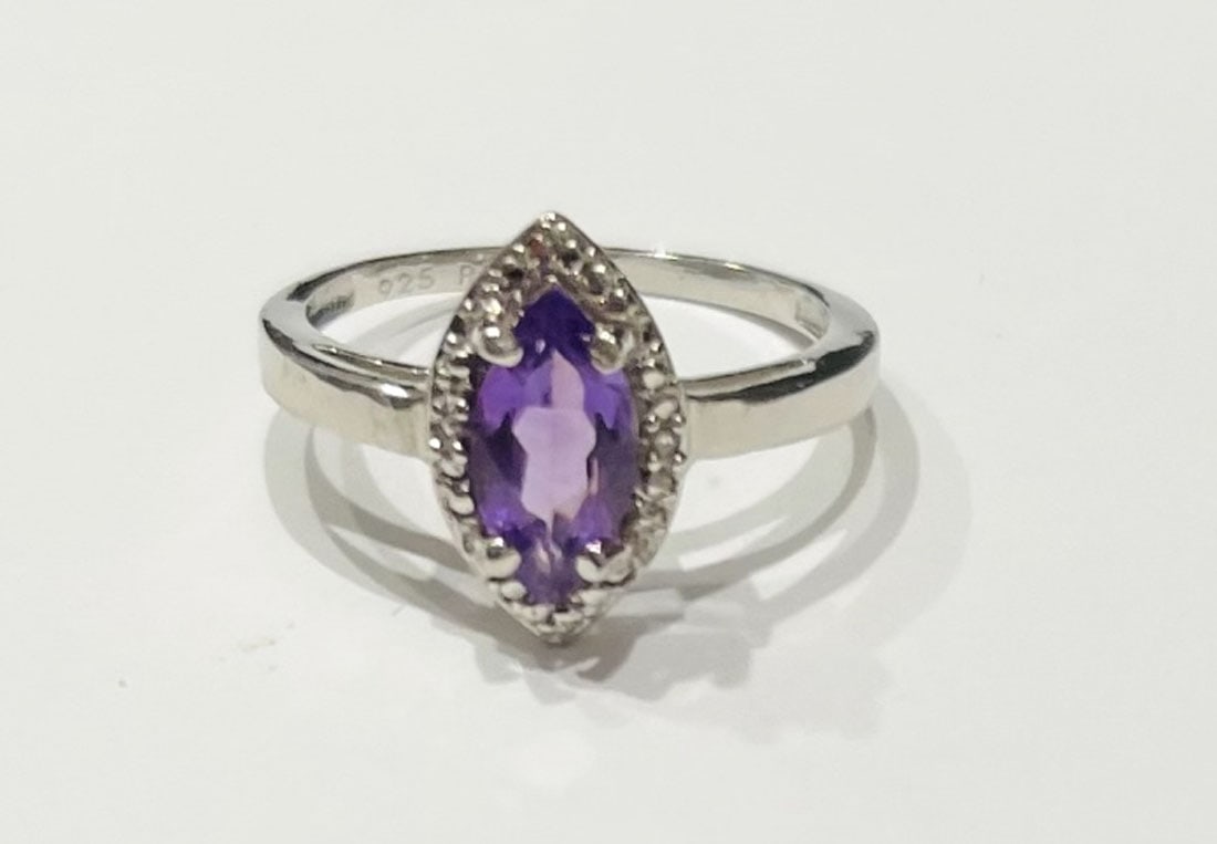 ELEGANT MARQUIS 1CT LAVENDER AMETHYST RING (1 of 1)