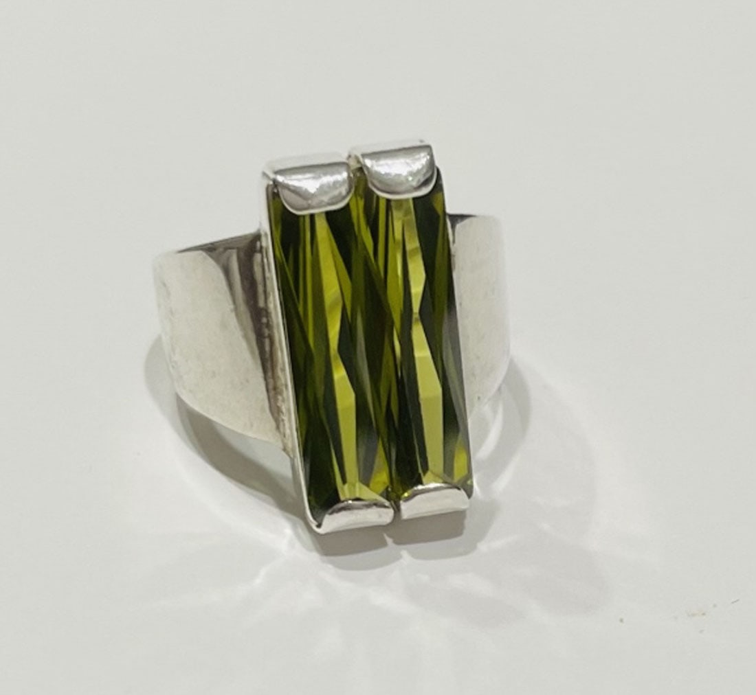 UNIQUE DOUBLE PERIDOT STERLING ESTATE RING (1 of 1)
