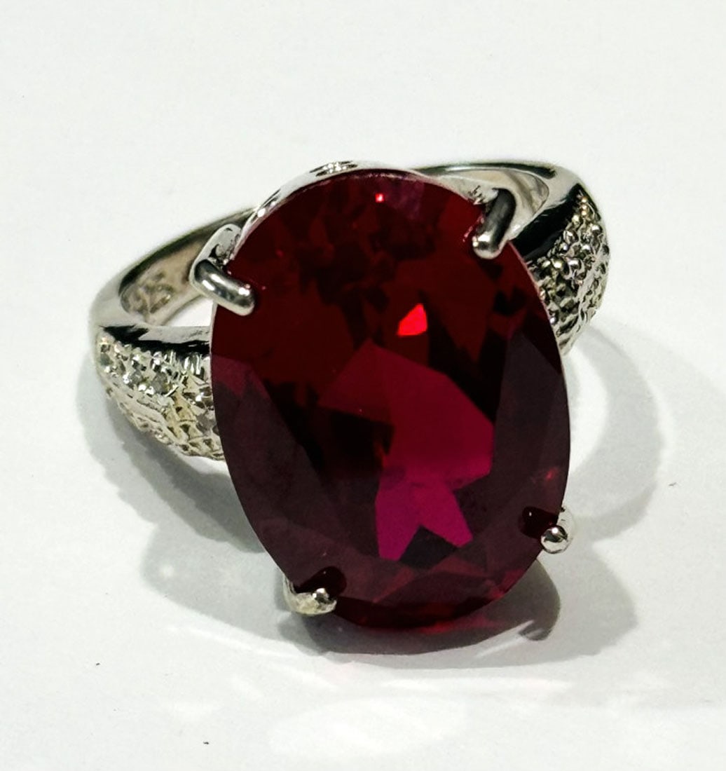 HUGE 8CT RED QUARTZ OVAL SET STERLING COCKTAIL RING (1 of 1)