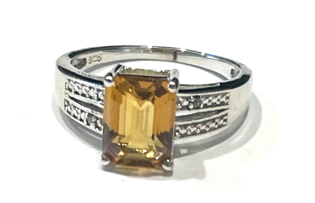 2CT PRINCESS CUT CITRINE SOLITAIRE STERLING RING (1 of 1)