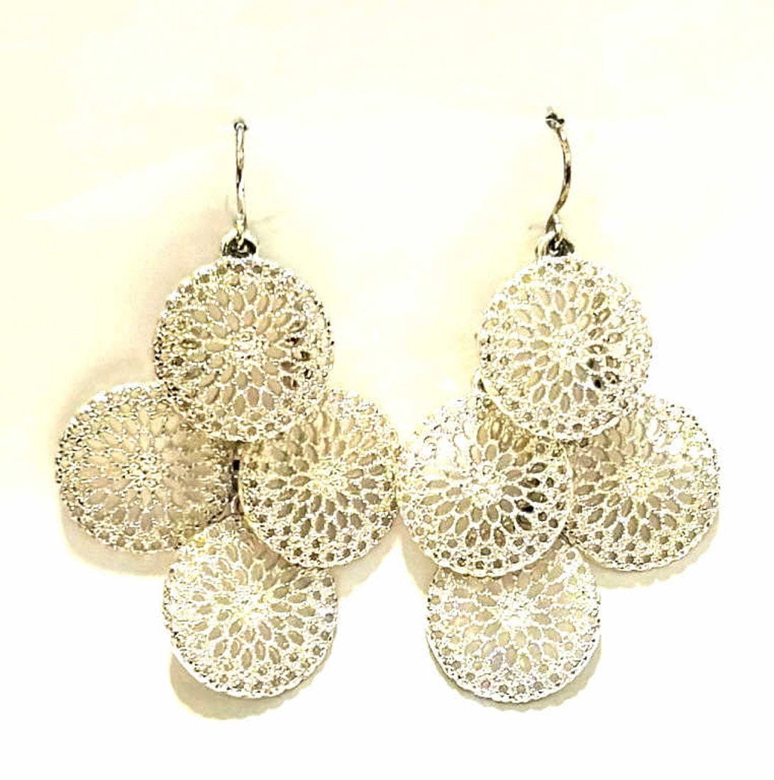 BEAUTIFUL SILVER FILIGREE DANGLE EARRINGS (1 of 1)