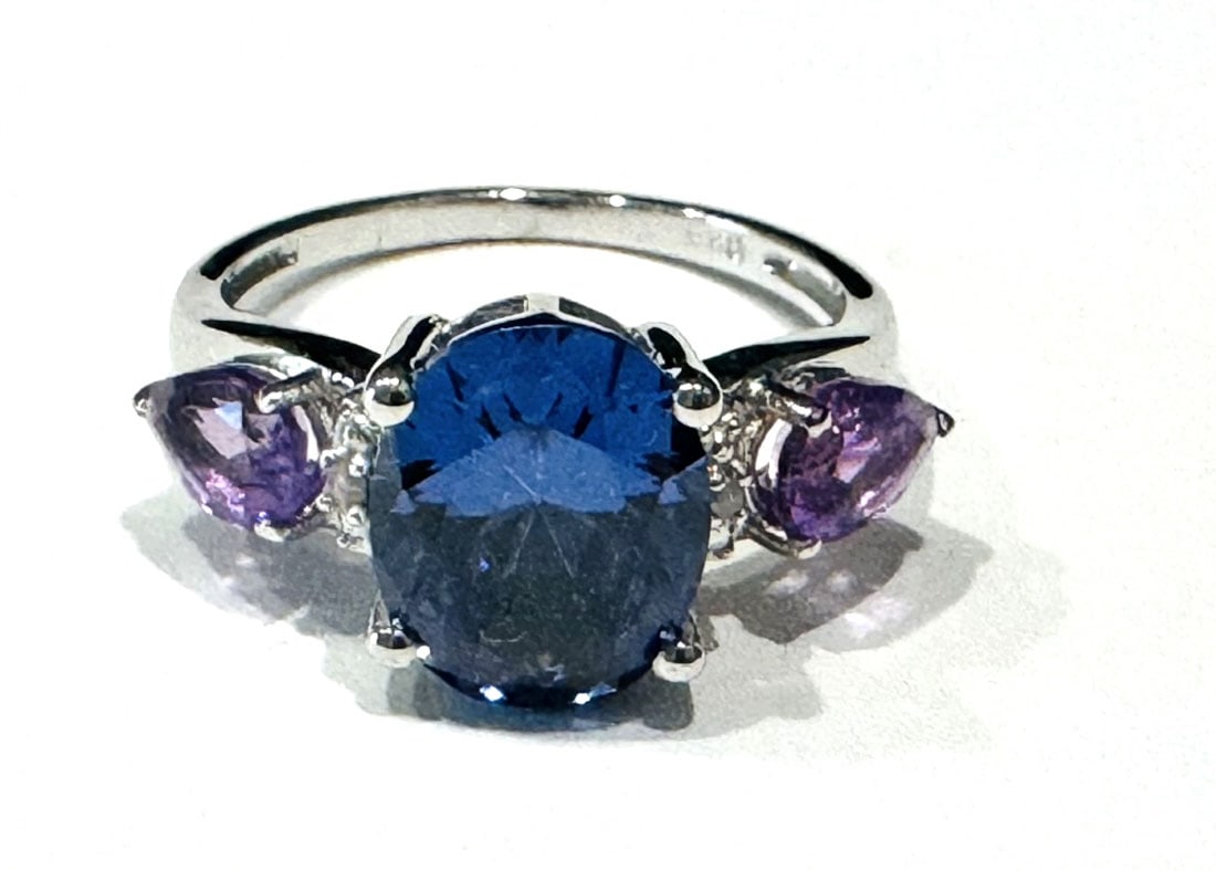 EXQUISITE STERLING SILVER BLUE AND LAVENDER RING: SIZE 6