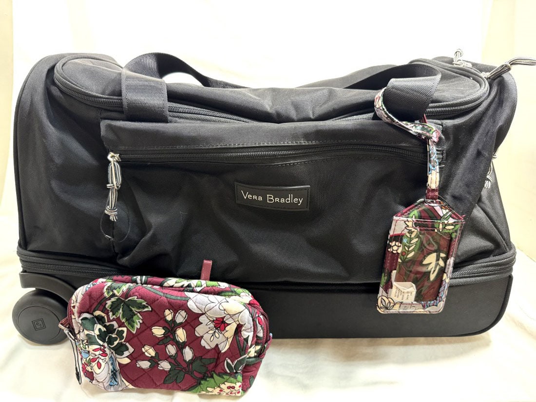 VERA BRADLEY ROLLING DUFFEL BAG/COSMETIC POUCH (1 of 4)