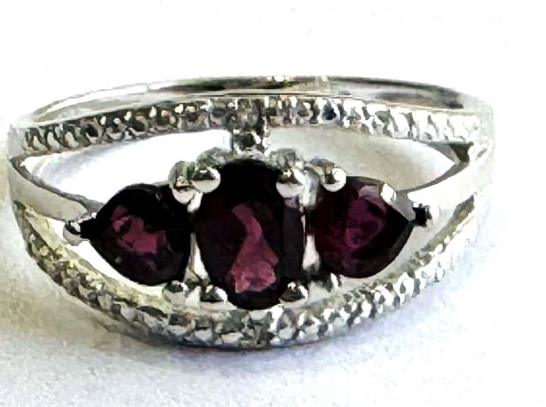 TRIPLE GARNET GEMSTONE 1CT STERLING ESTATE RING (1 of 1)