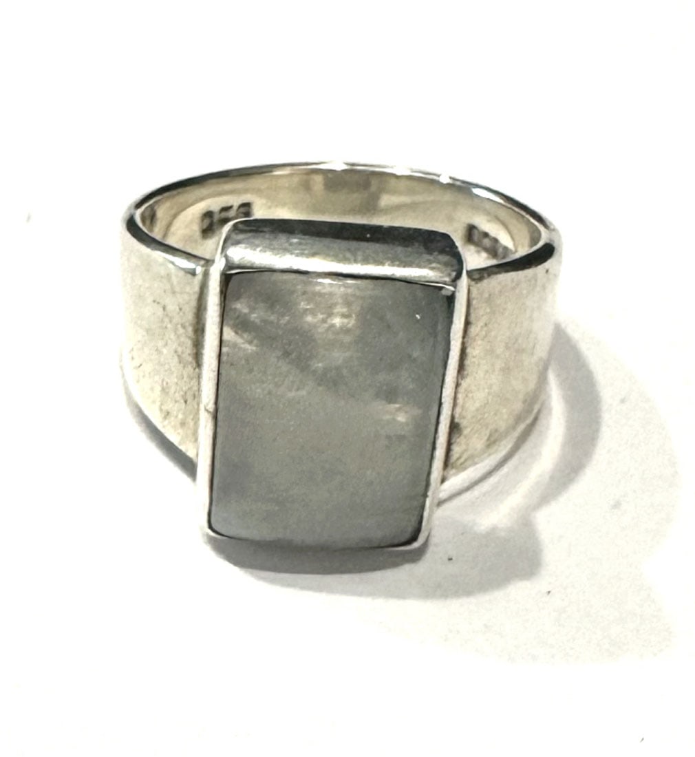 STELLAR MOONSTONE MEXICAN STERLING SILVER RING: SIZE 7