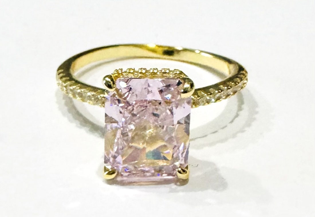 SIMPLY GORGEOUS 4CT PINK QUARTZ SOLITAIRE RING (1 of 1)