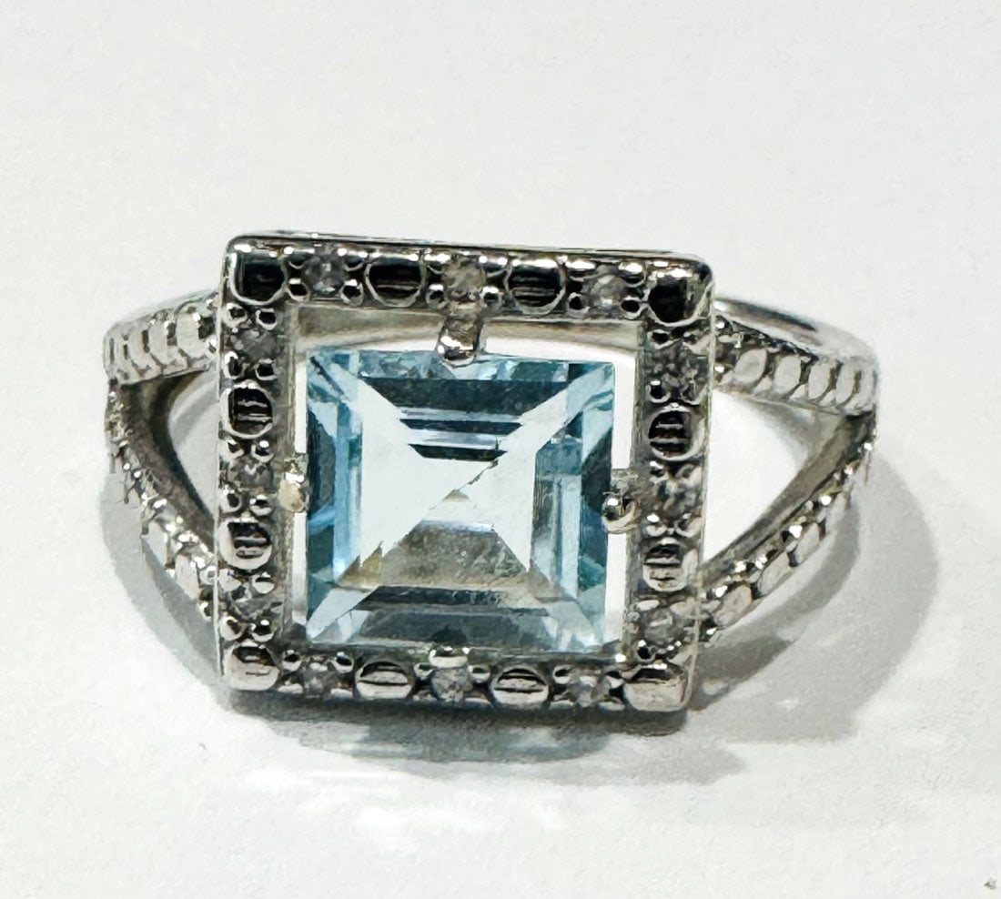 CLASSIC SKY BLUE TOPAZ SQUARE CUT STERLING RING (1 of 1)