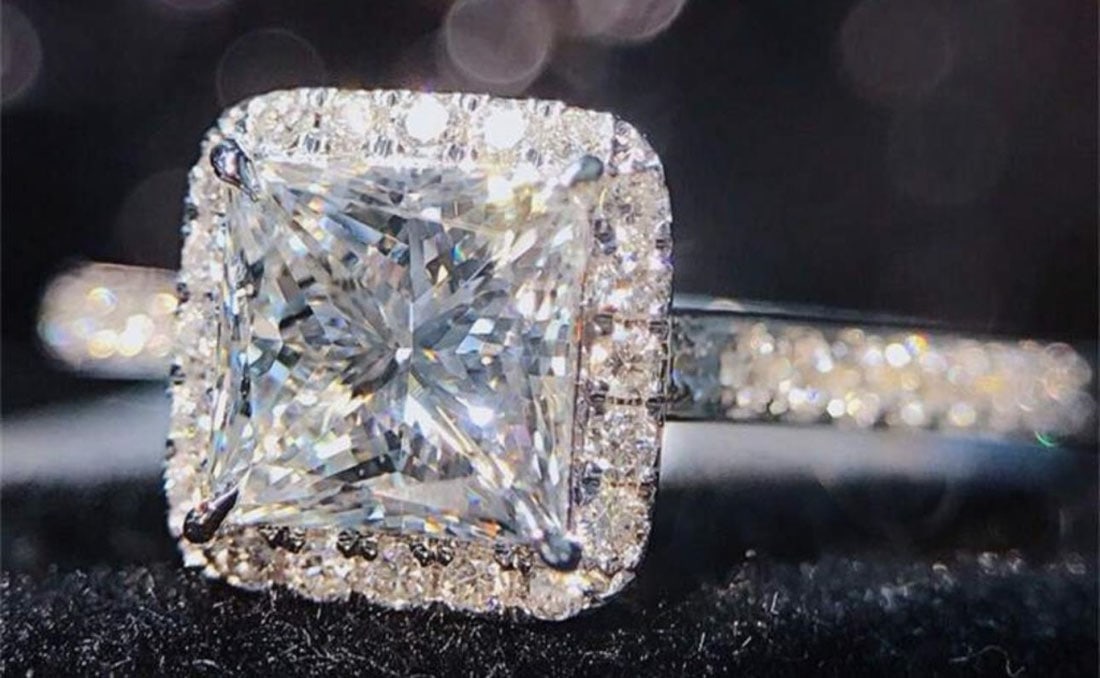 PRETTY CUSHION CUT 1CT CZ STERLING RING (1 of 1)