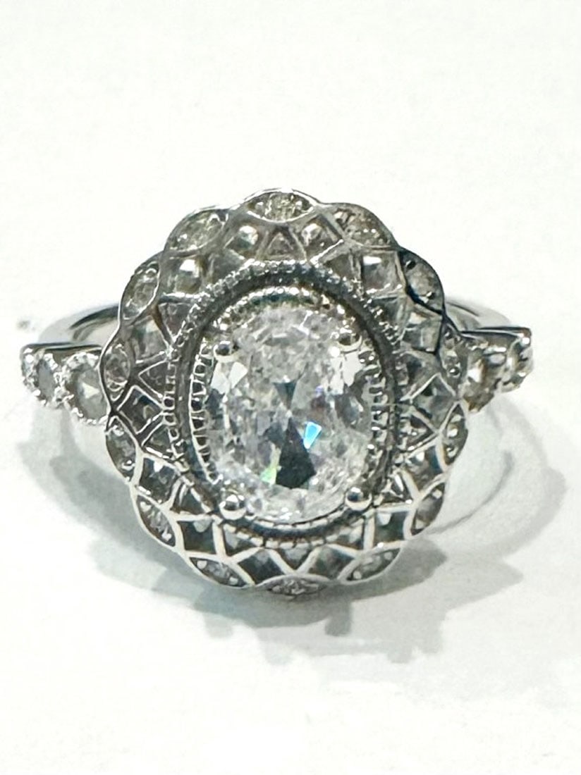 ANTIQUE STYLE OVAL ESTATE 1CT CZ STERLING RING (1 of 1)
