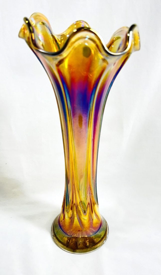 VINTAGE CARNIVAL AMBER GLASS VASE: 11.5"H good condition