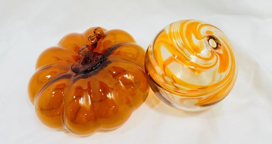 LOT OF 2 FALL DECOR ART GLASS PUMPKIN AND GLOBE