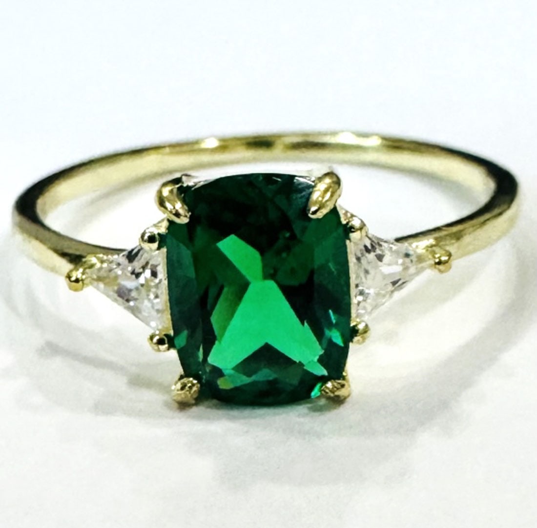 GORGEOUS EMERALD CZ STERLING ESTATE RING (1 of 1)