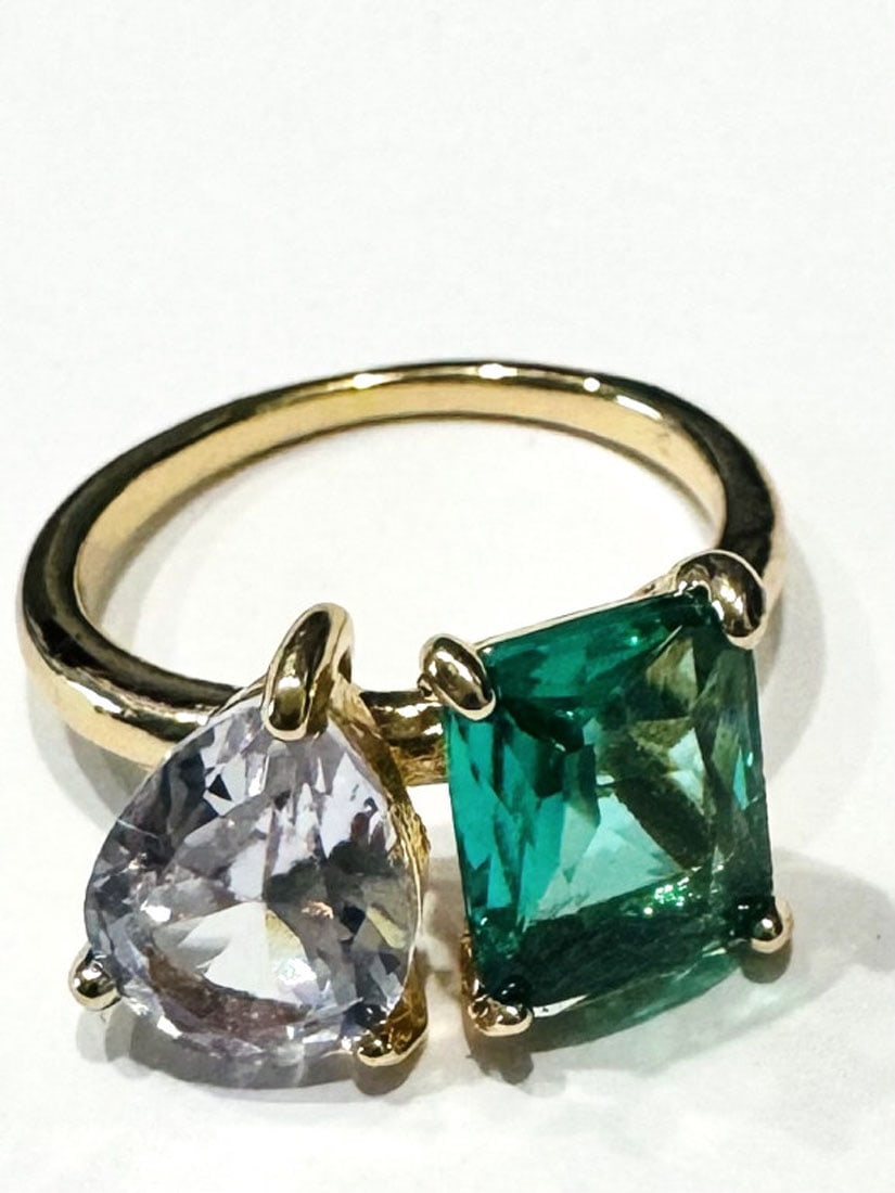 DAZZLING 10CT EMERALD & CZ STERLING ESTATE RING (1 of 1)