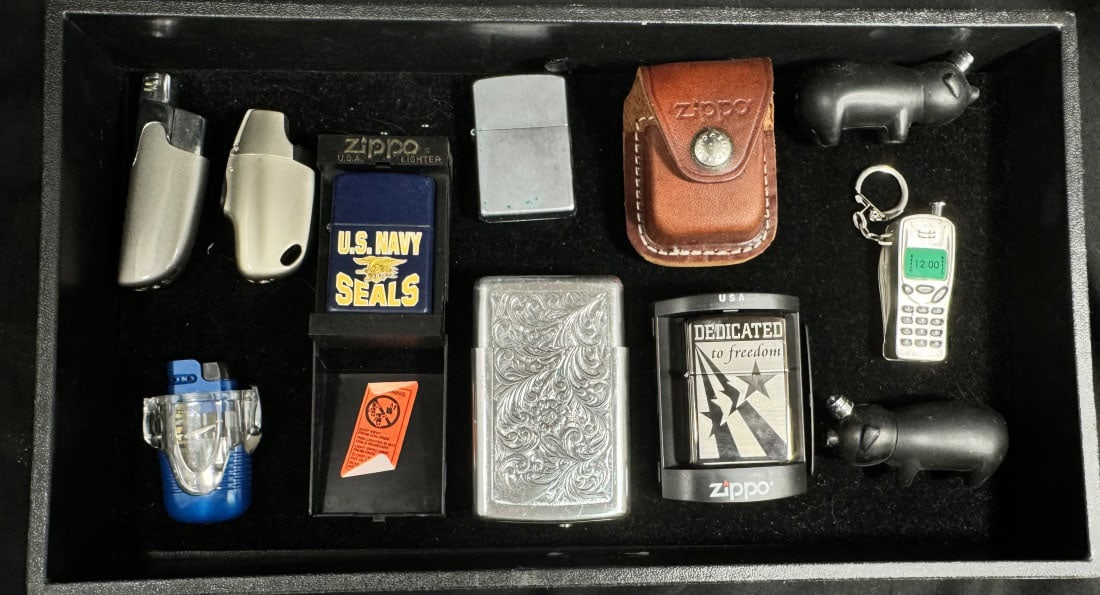 LOT OF VINTAGE ASSORTED ZIPPO LIGHTERS (1 of 1)