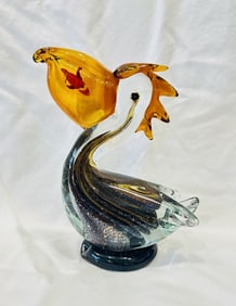 BEAUTIFUL "FISH IN MOUTH" ART GLASS PELICAN