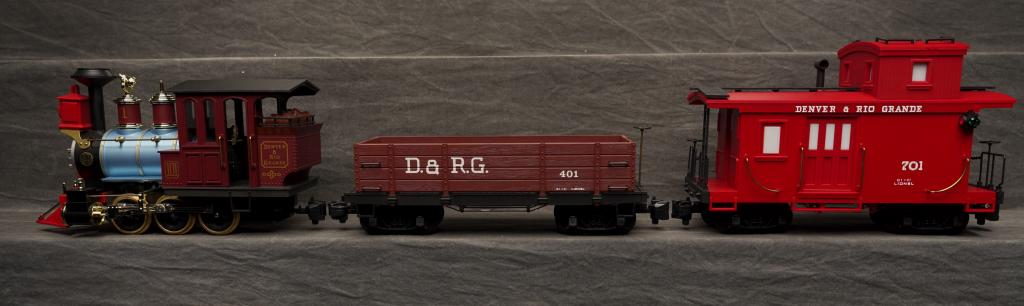 Lionel Gold Rush Special Train Set.: Large scale indoor/outdoor set includes 101 steam engine, 401 gondola, 701 caboose, circle track, transformer. Boxing trains to be in very good condition. C-7
