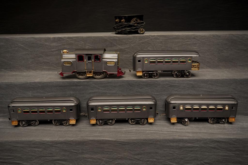 Lionel Outfit No.40 Standard Gauge Boxed Set.: Train cars have paint restoration. R-3. Box w/ significant wear and taped corners.