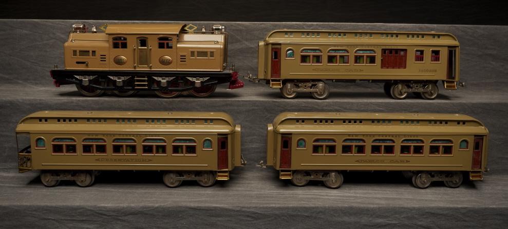 Lionel 402 Standard Gauge Electric Train Set.: Set includes 402, 419 combo car, 418 Pullman car and a 490 observation car. Cars and loco have professional grade restoration. R-5