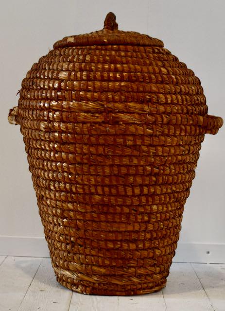 Unusual Form PA Rye Basket w/ Lid. (1 of 6)