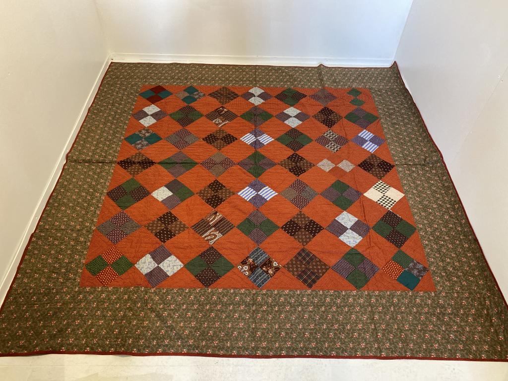 Folk art  patchwork hand sewn quilt. (1 of 8)