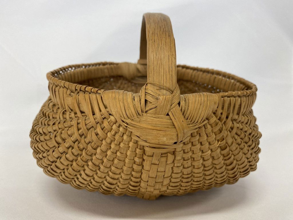 Early folk art splint oak buttocks basket. (1 of 4)