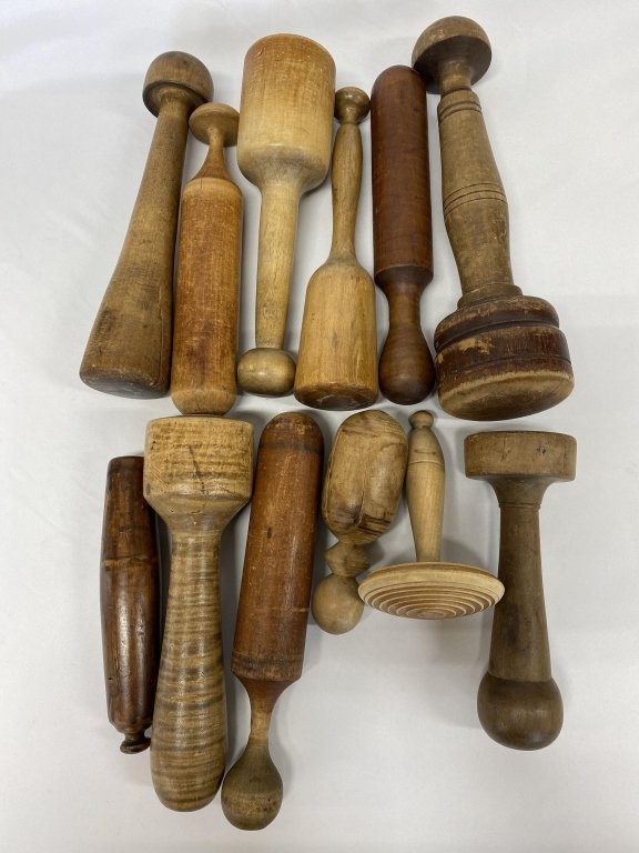 Primitive wooden kitchen wares. (1 of 3)