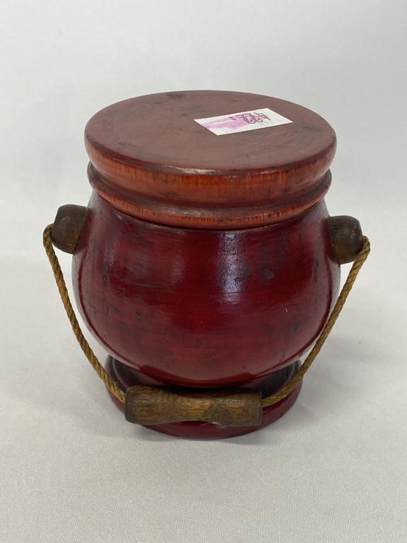 Primitive paint deco turned saffron. (1 of 3)